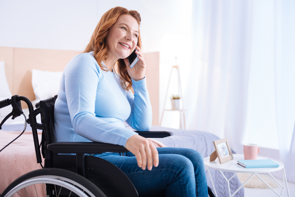 Smiling woman on the phone