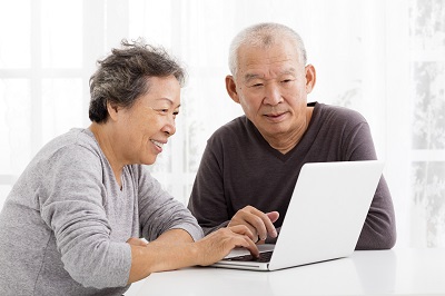 couple on laptop