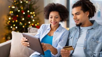 People holiday shopping online